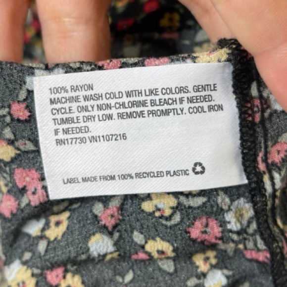 THE NINES BY HATCH | Tie Sleeve Crepe Maternity Blouse Floral Print | Size L - Picture 8 of 11